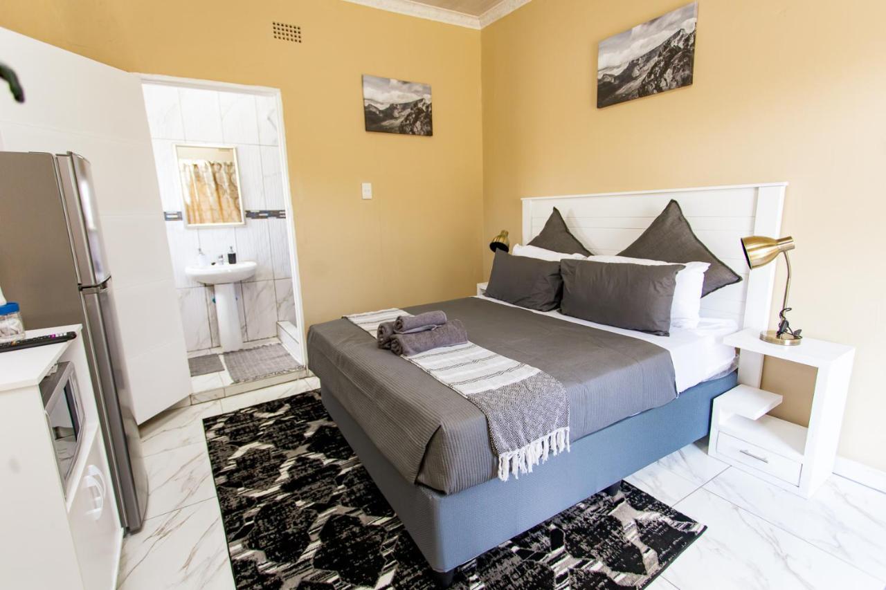 The Hide On Kilburn Hotel Roodepoort Exterior photo