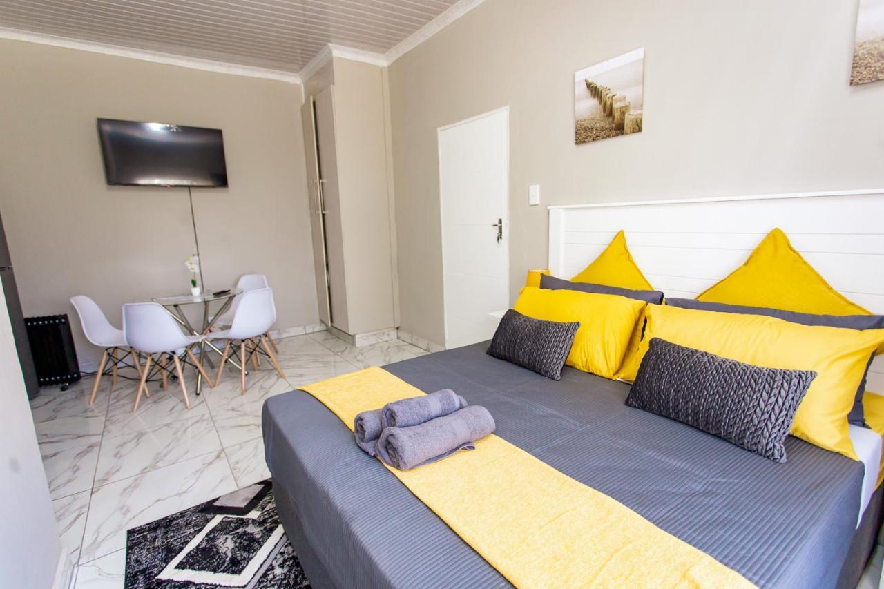 The Hide On Kilburn Hotel Roodepoort Exterior photo